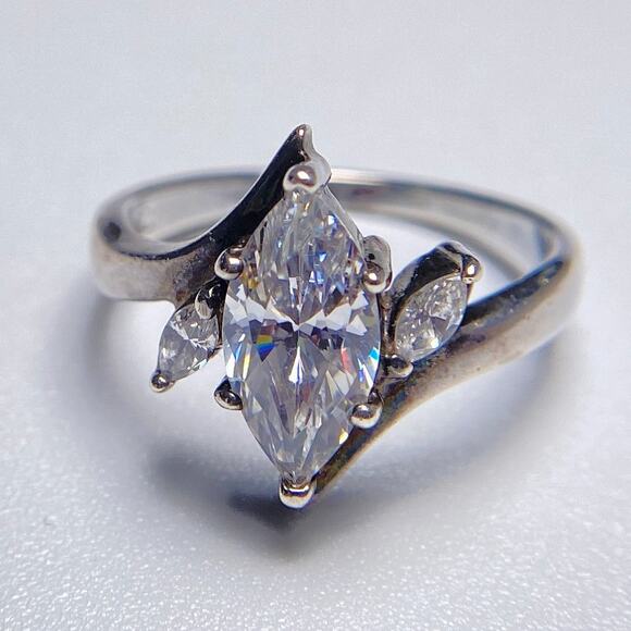 Sterling Silver Marquise Cut Clear Stone Ring 925 Size 6 Korea OGC